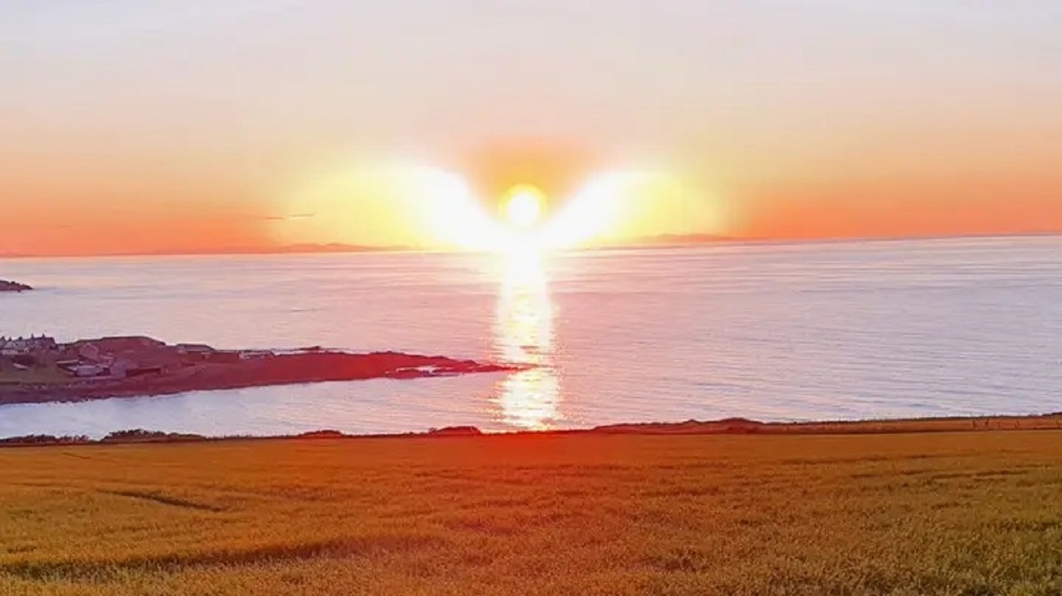 Un amateur de photographie a immortalis un coucher de soleil qui dessinait la silhouette d'un ange