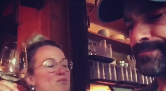 Guillaume Lemay-Thivierge et Emily B�gin sont hilarants quand ils ont un verre dans le nez..