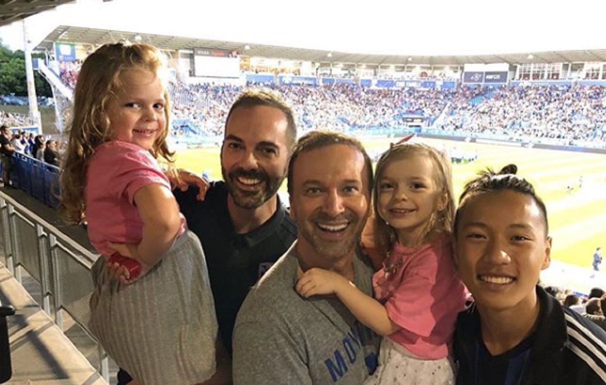 Cette photo rcente des jumelles de Jol Legendre est la plus belle chose que vous verrez aujourd'hui...