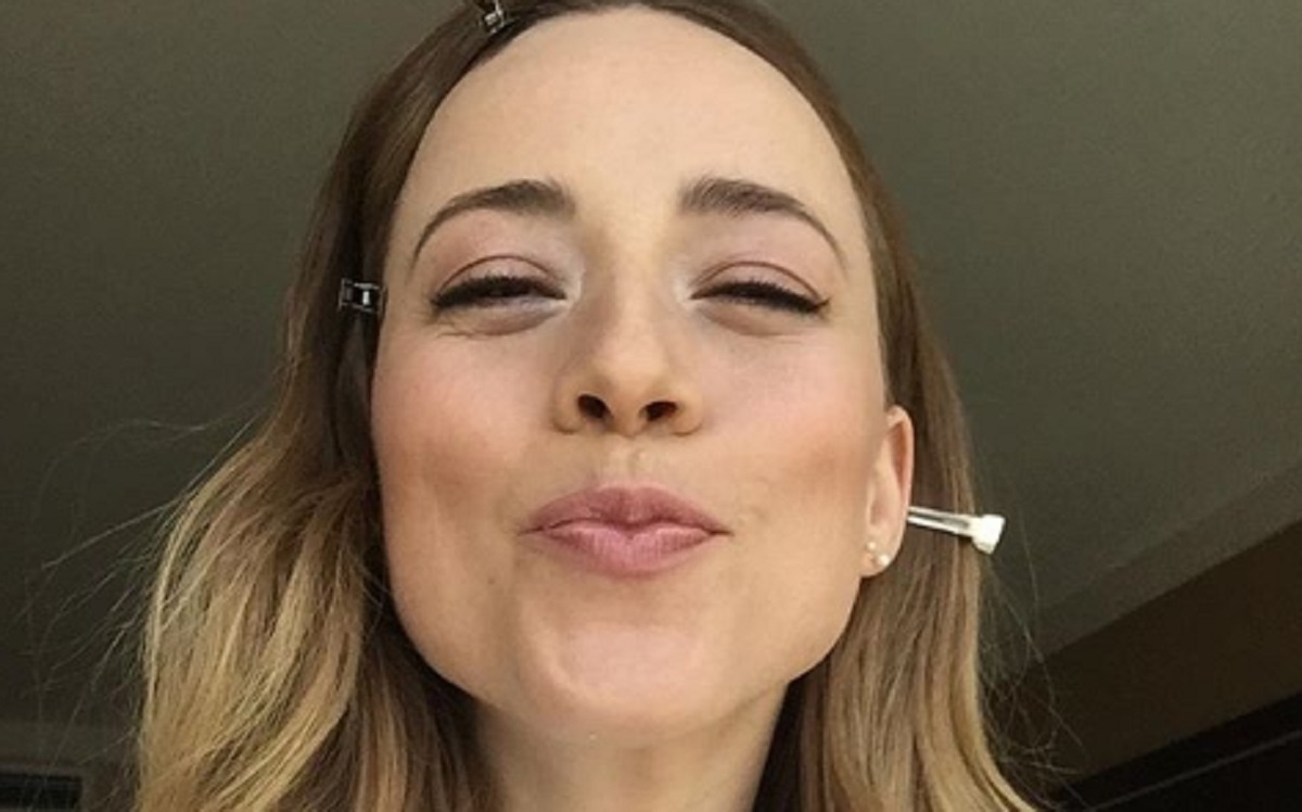 Karine Vanasse change compltement de look et elle est superbe ! 