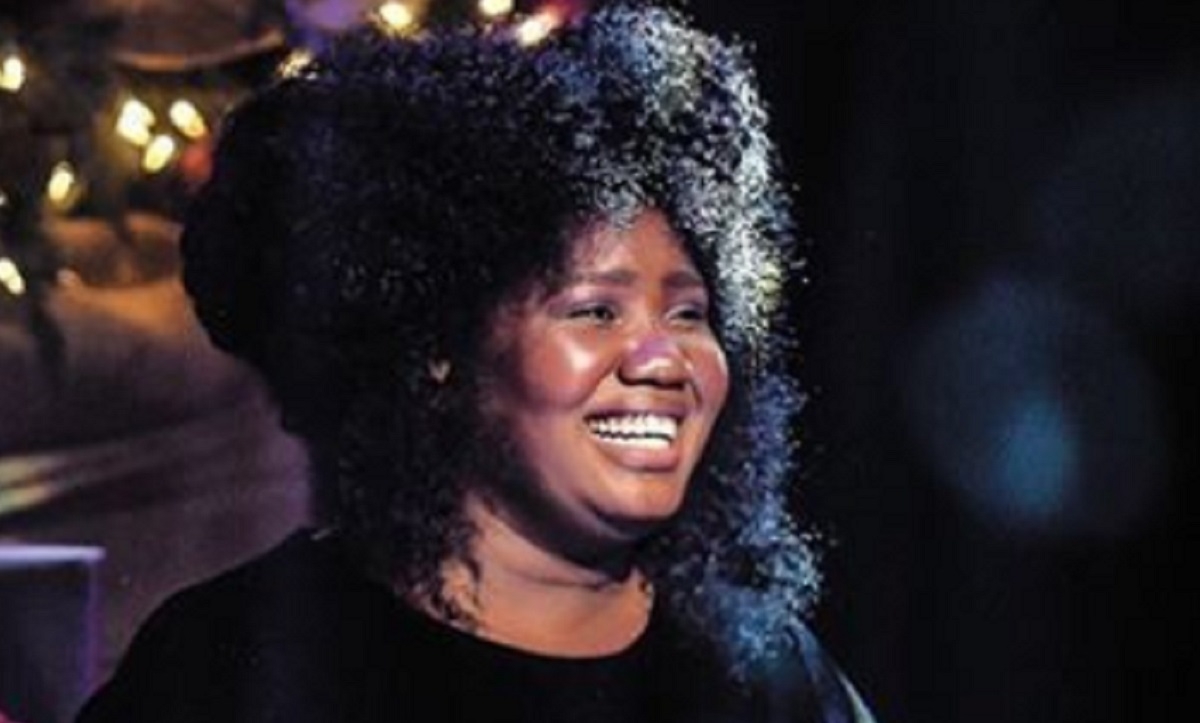 Yama Laurent, la plus rcente gagnante de La Voix, est menace d'expulsion