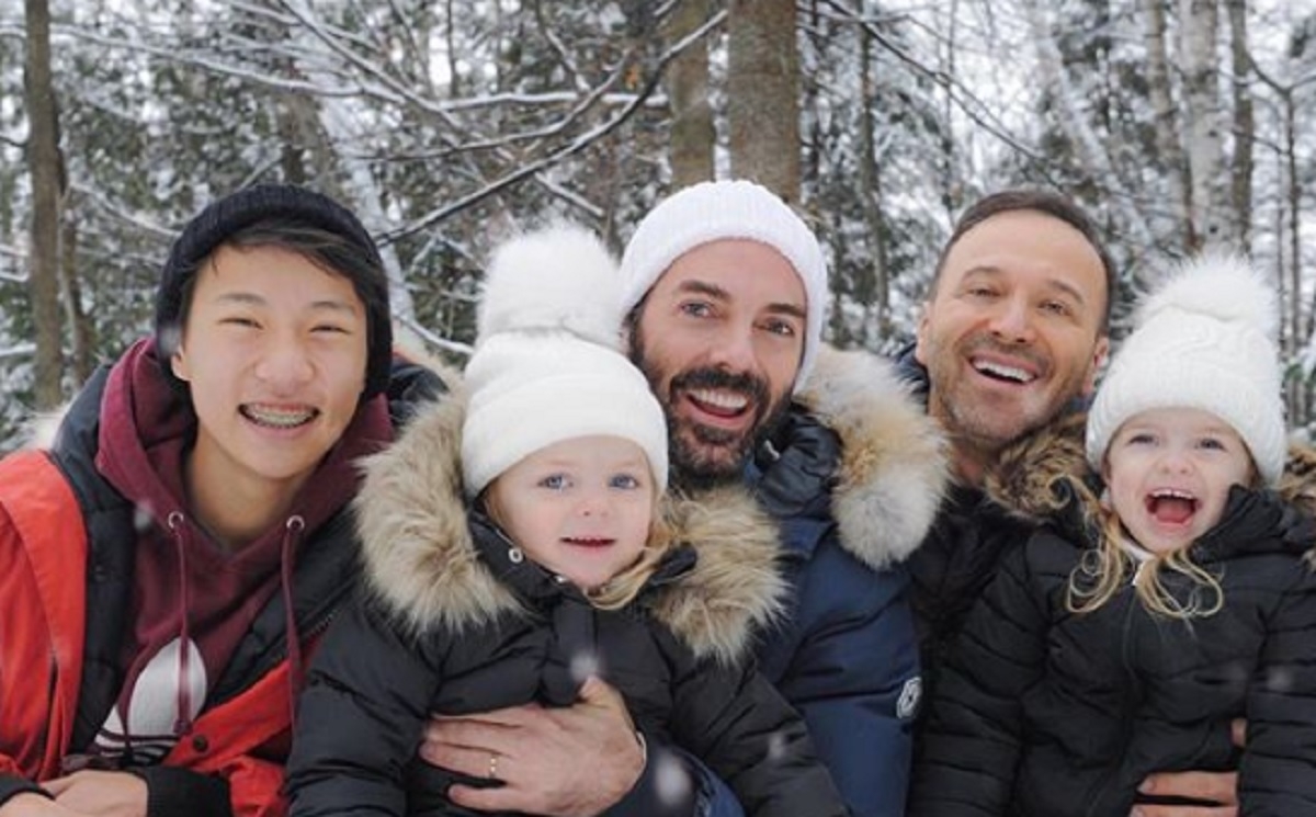 Le conjoint de Jol Legendre partage de nouvelles photos de leurs jumelles