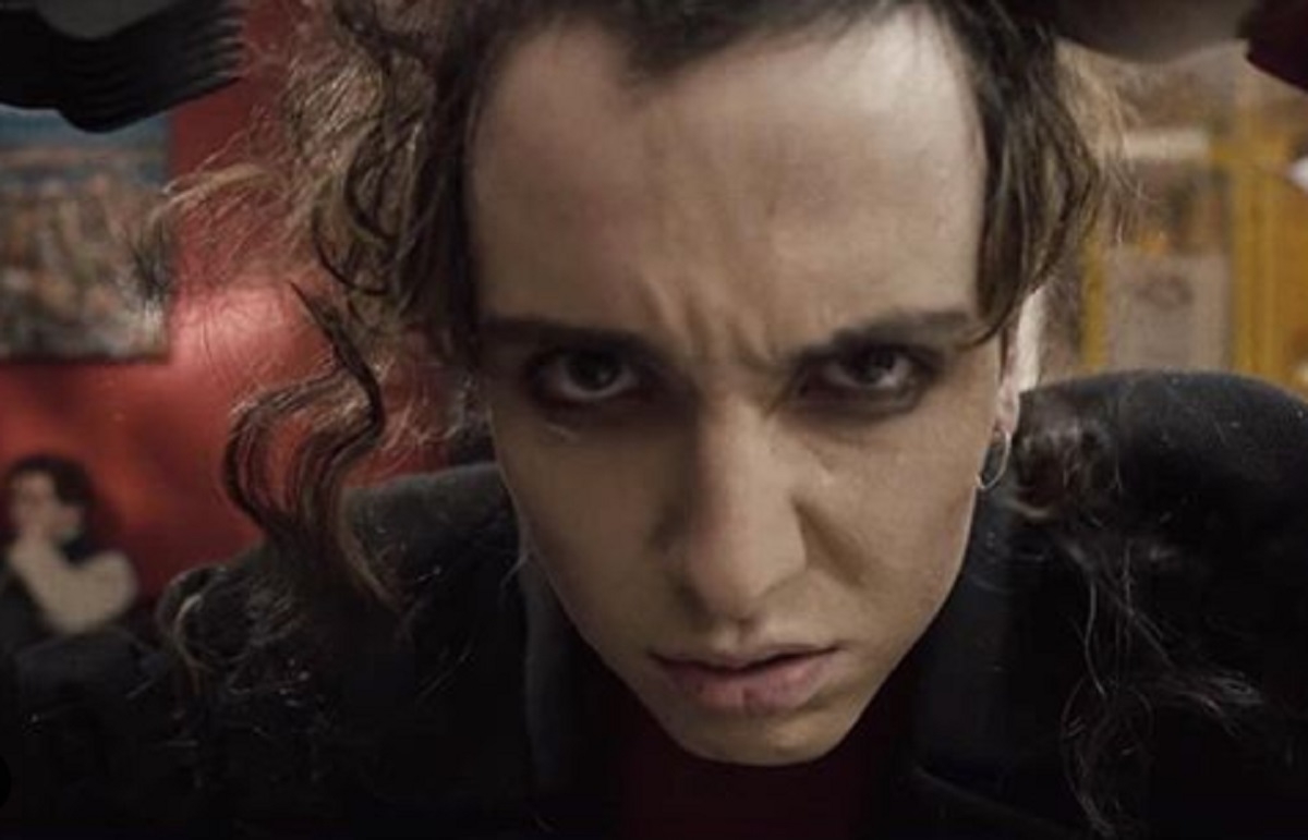 Hubert Lenoir en prestation  Bruxelles choque encore le web