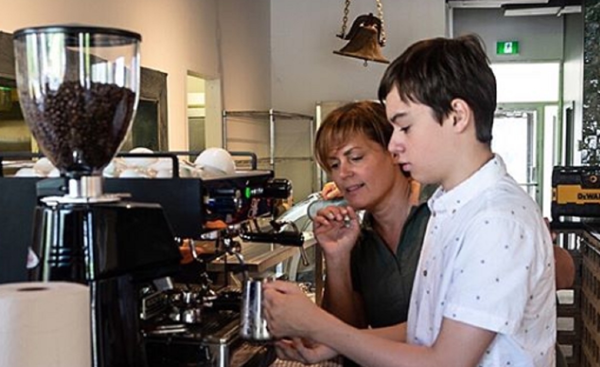 Le caf de Patricia Paquin et Louis-Franois Marcotte, qui fera travailler des personnes autistes, ouvre aujourd'hui.