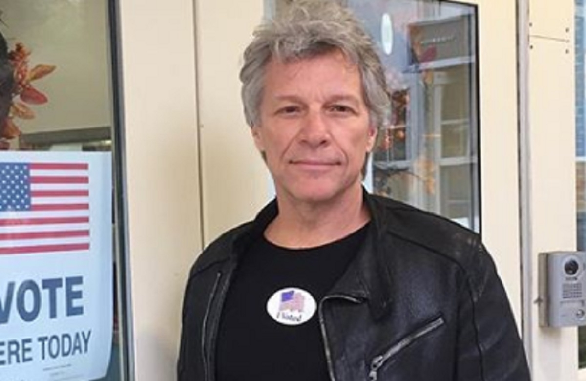 Le chanteur Bon Jovi ouvre deux restaurants qui permet aux sans-abris de manger gratuitement.