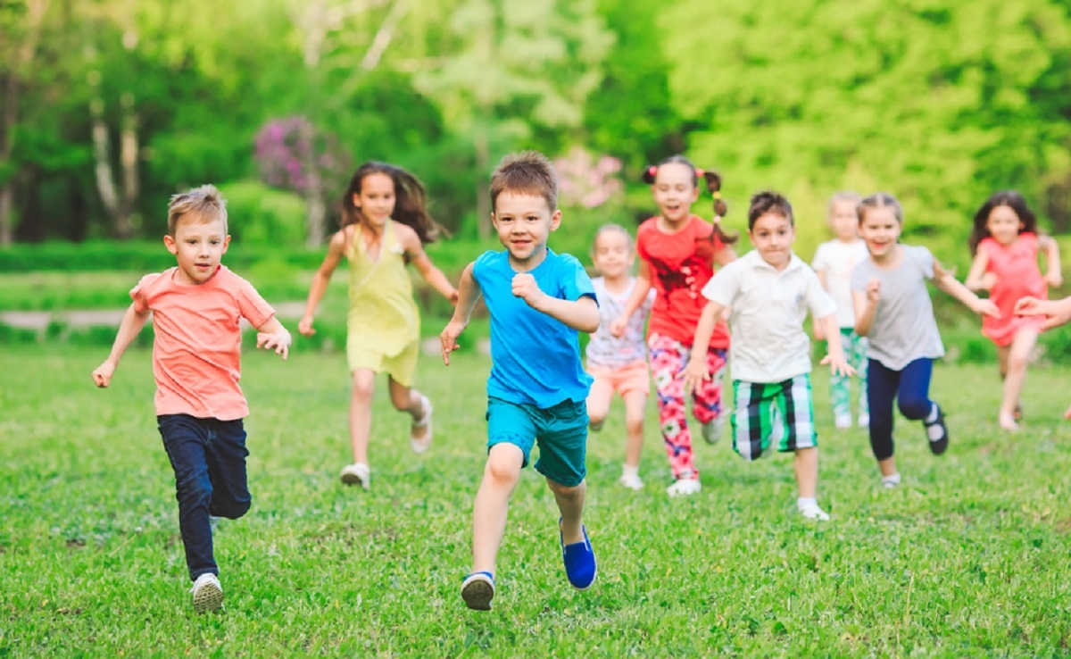 Les enfants doivent absolument jouer  l'extrieur pour tre en forme et en sant